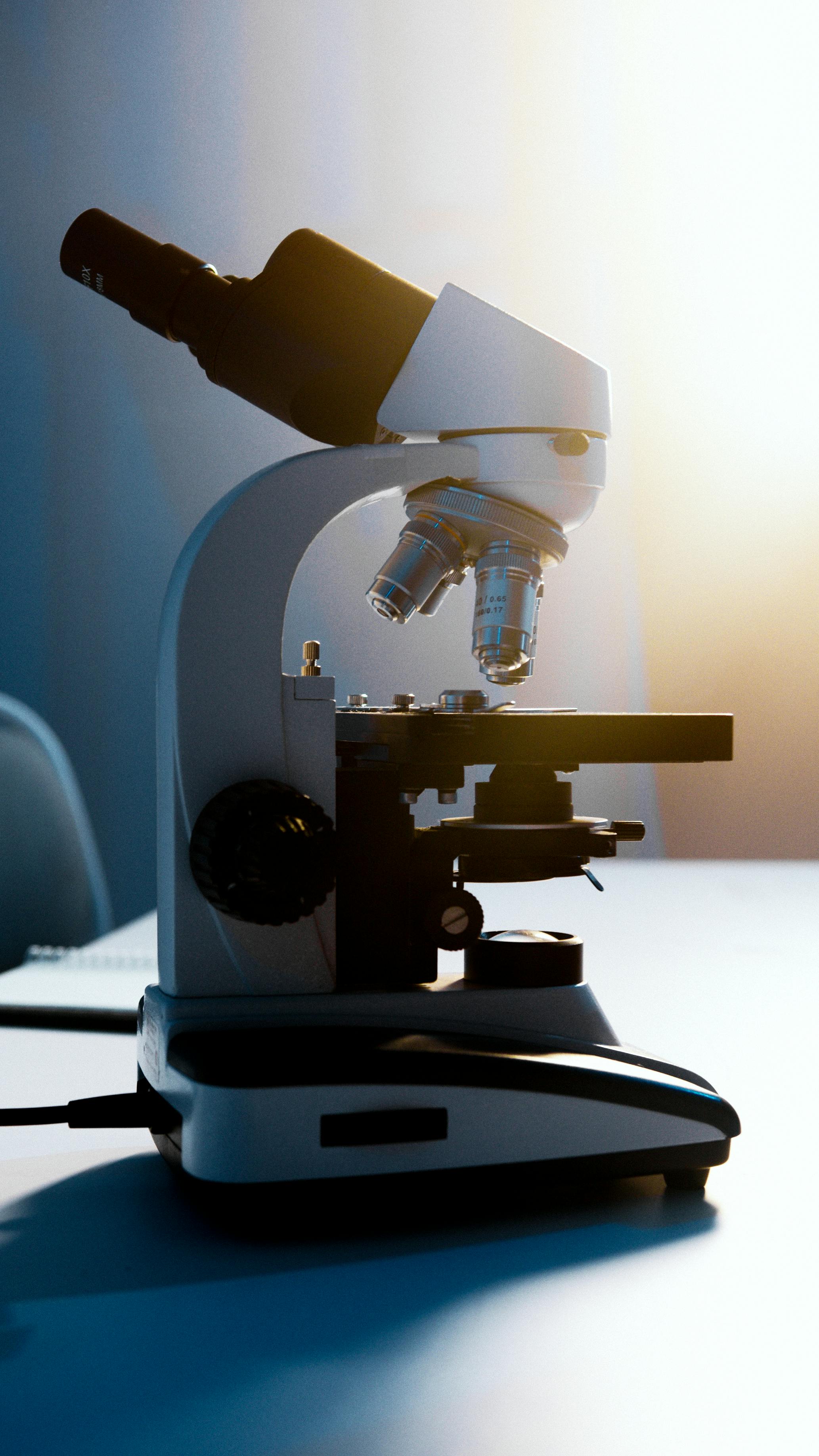 Servicio de Mantenimiento preventivo reparacion de equipos de laboratorio microscopios,cabinas de bioseguridad,cabinas de flujo laminar